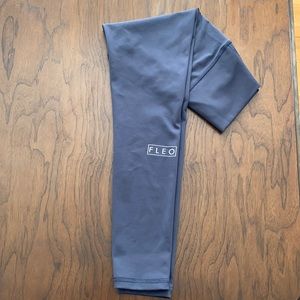 Great Condition - Fleo 25” Leggings